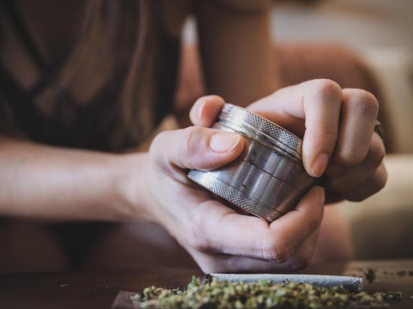 how to smoke medical cannabis 